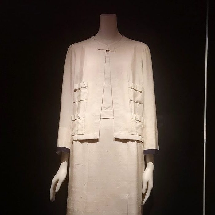 Suit with Jacket, Bluse and Skirt / 1962 / Coco Chanel / Palais Galliera / 2021 / Hasselt (Belgium) Modemuseum