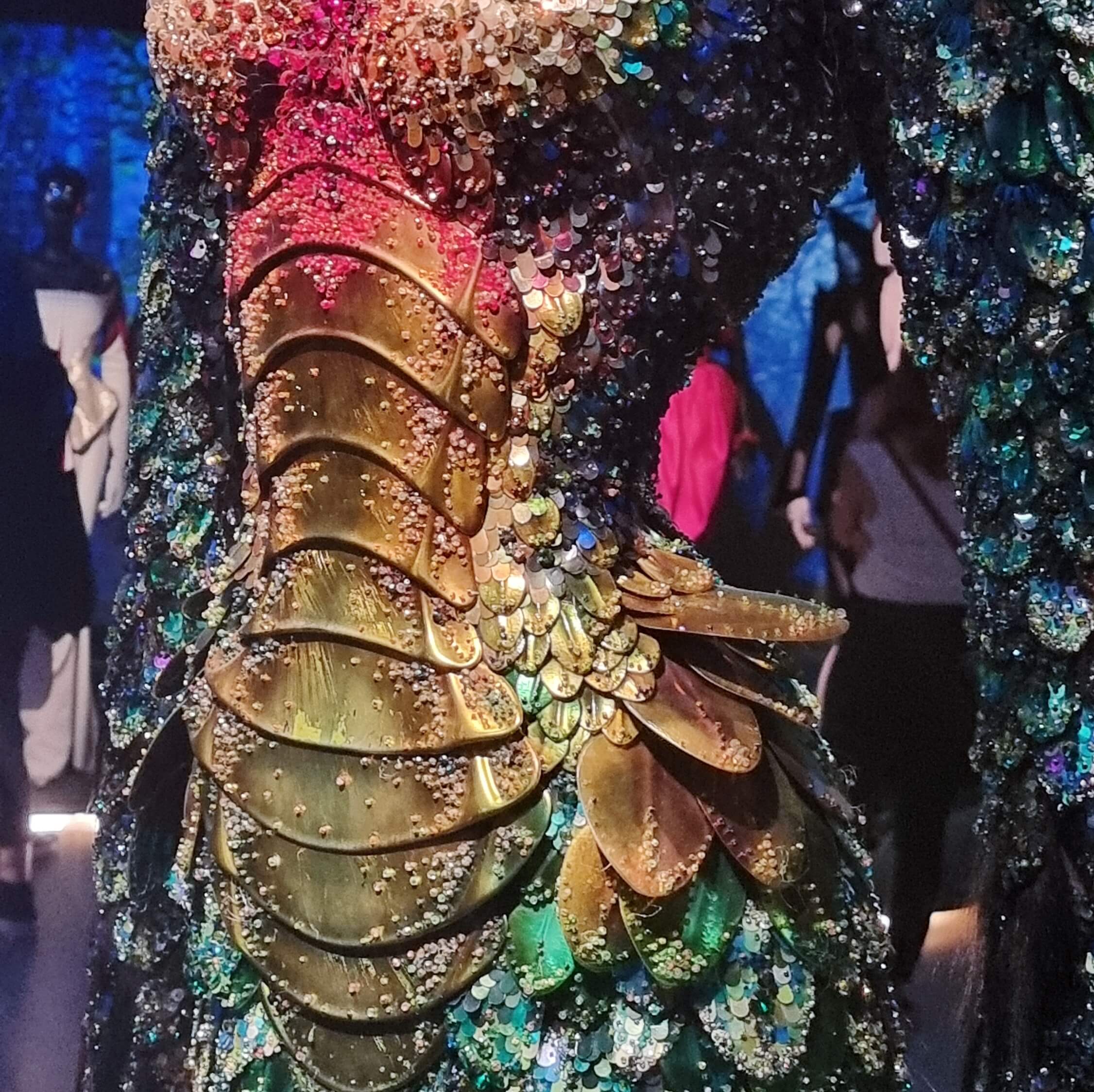 Thierry Mugler fashion detail, exhibition view COUTURISSIME, Musée des Arts décoratifs, 2022