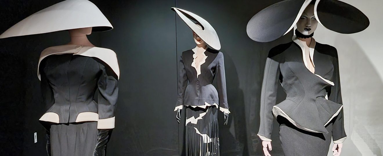 Thierry Mugler fashion, exhibition view COUTURISSIME, Musée des Arts décoratifs, 2022