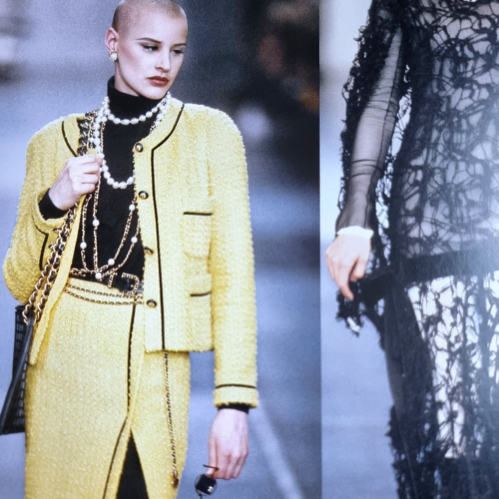 CHANEL look / Autumn/Winter 1993-94 Prêt-à-porter / CHANEL Catwalk. Karl Lagerfeld - die Kollektionen / München, London, New York, 2016.