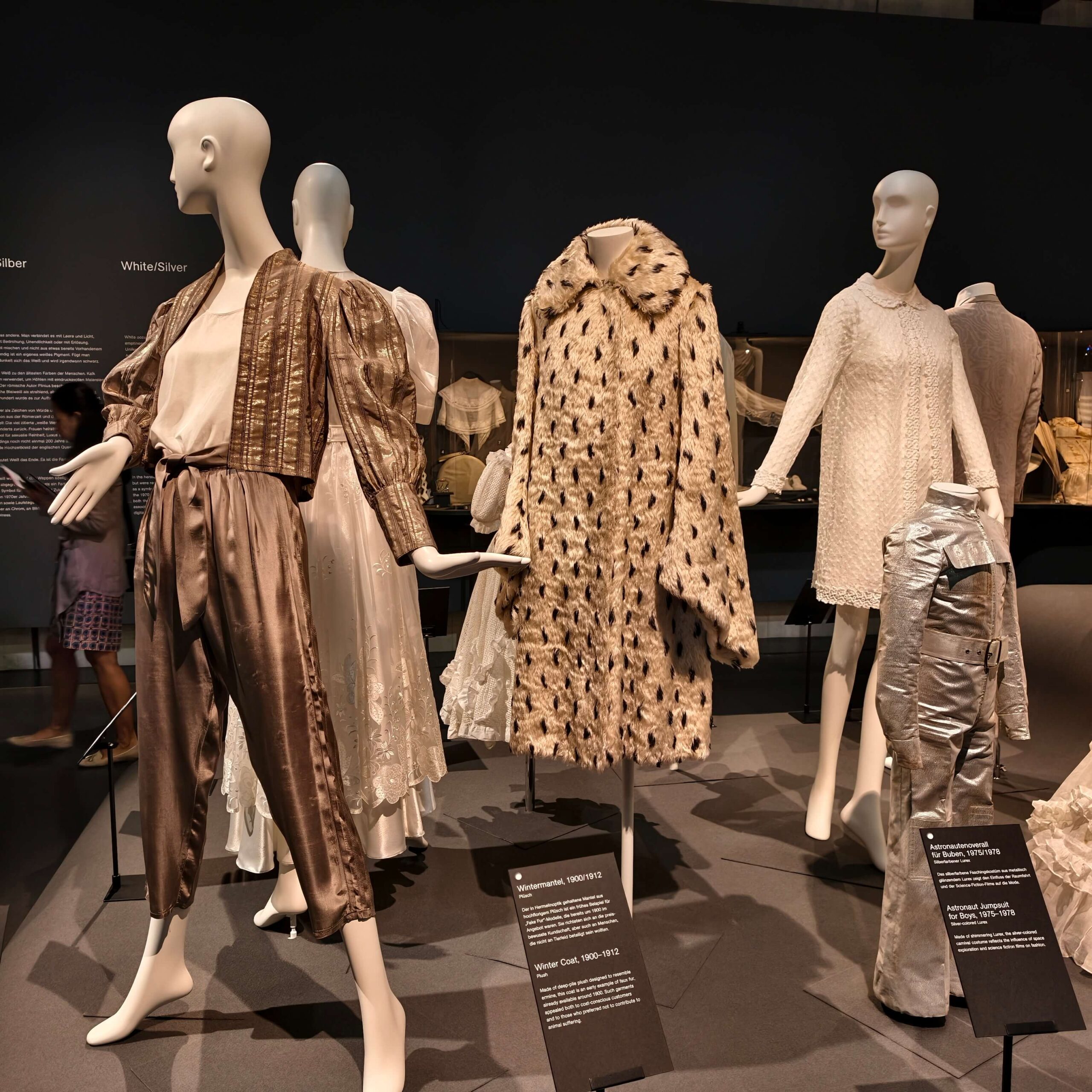 Ausstellungsansicht FARBENSPIEL, Wien Museum
