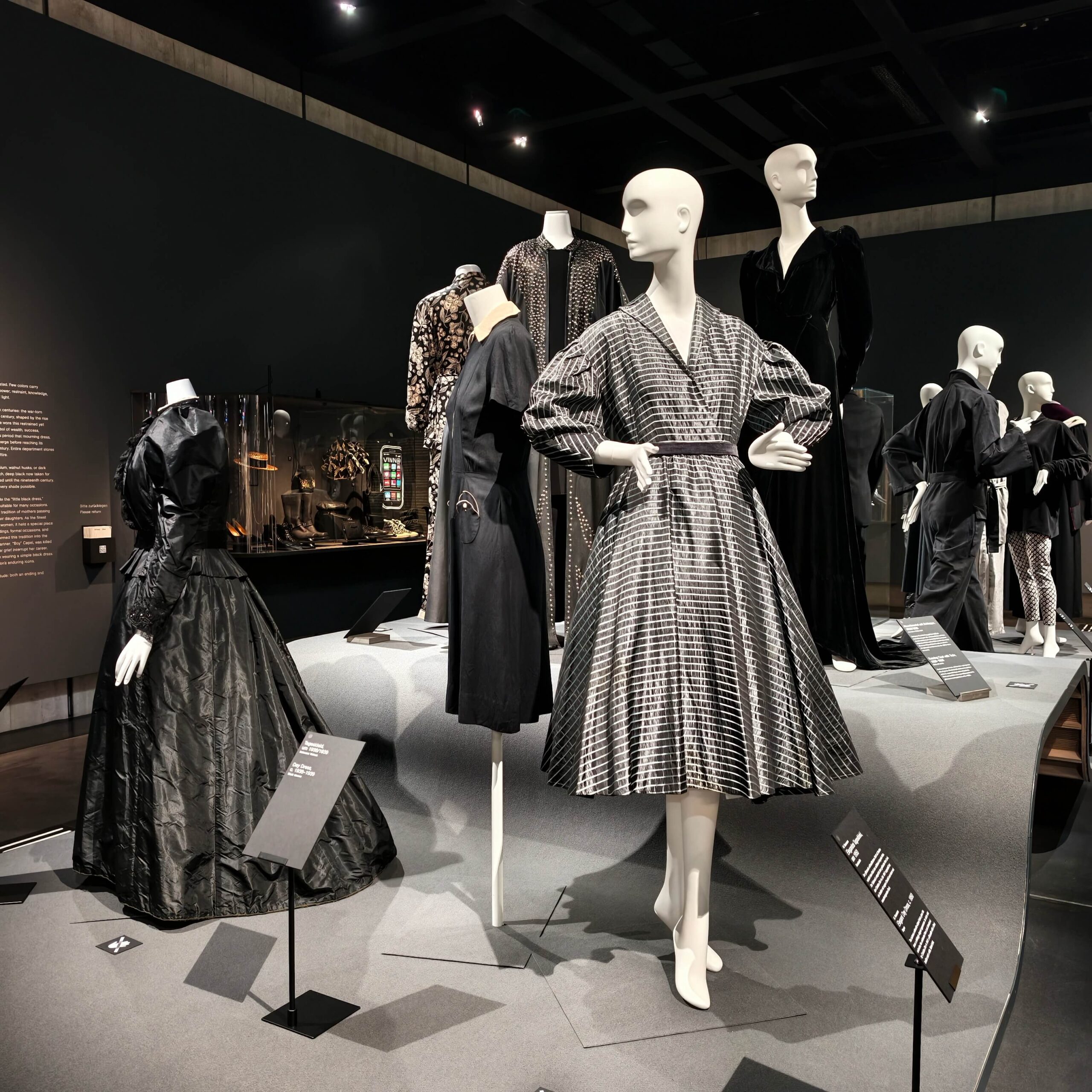 Ausstellungsansicht FARBENSPIEL, Wien Museum